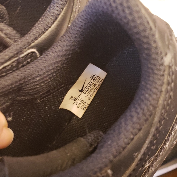 Nike Shoes - Picture 4 of 5